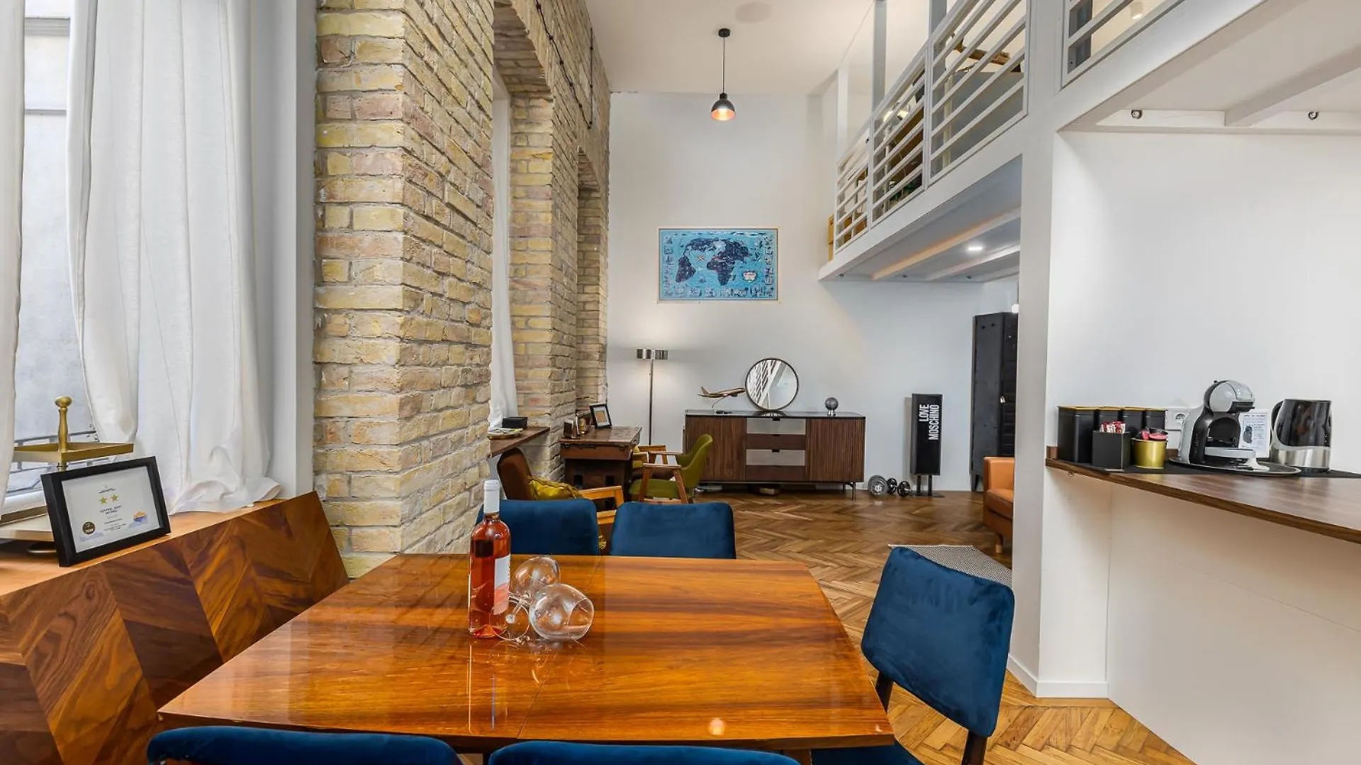 Aviator Loft - Downtown Opera location