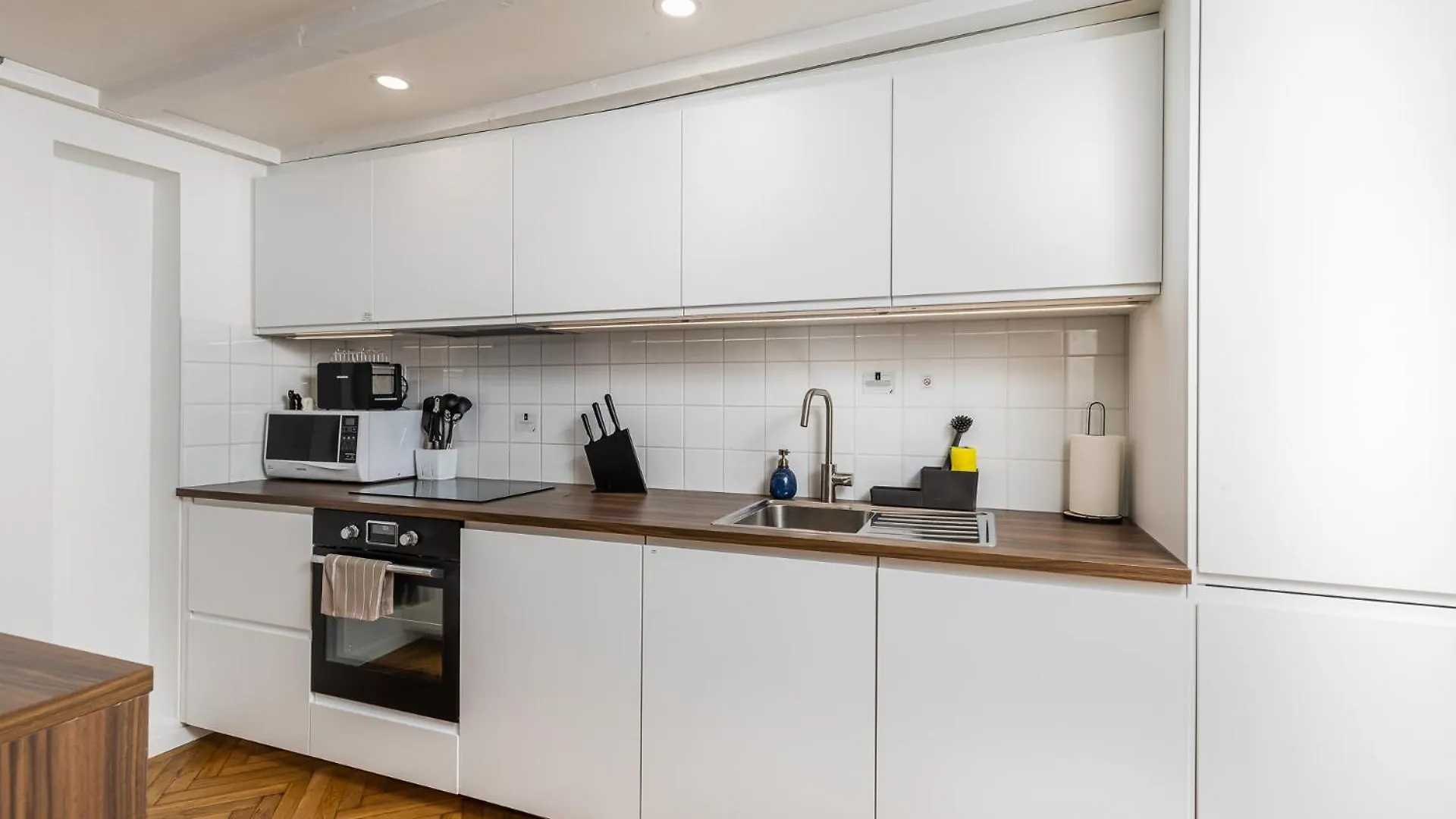 Aviator Loft - Downtown Opera Apartment Budapest