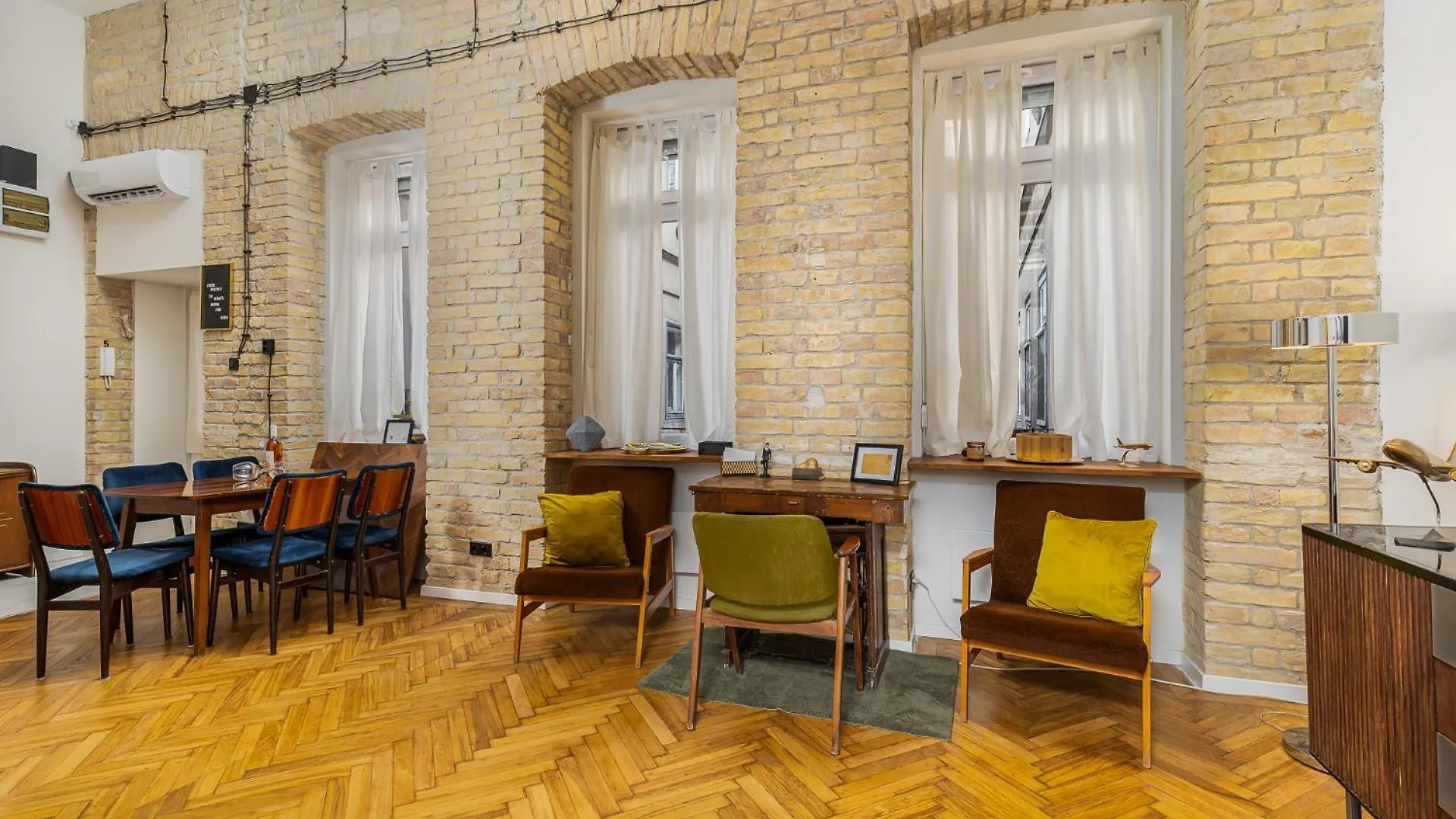 Aviator Loft - Downtown Opera Apartment Budapest